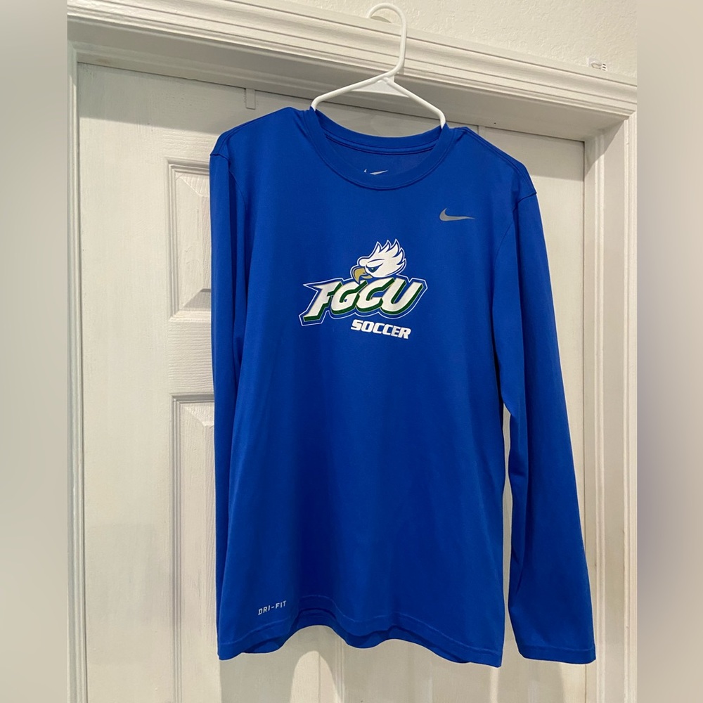 FGCU Soccer long sleeve t-shirt Size M